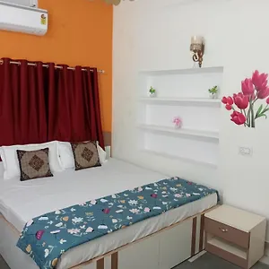  Guest house Rudra India