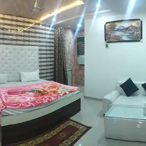 Hotel Neelkanth, Agra (Uttar Pradesh)